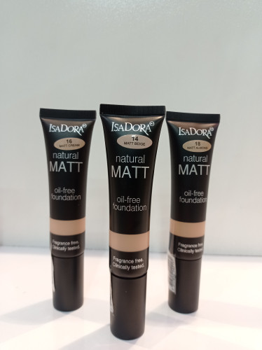 کرم پودر ایزادورا مدل نچرال مات natrual matt